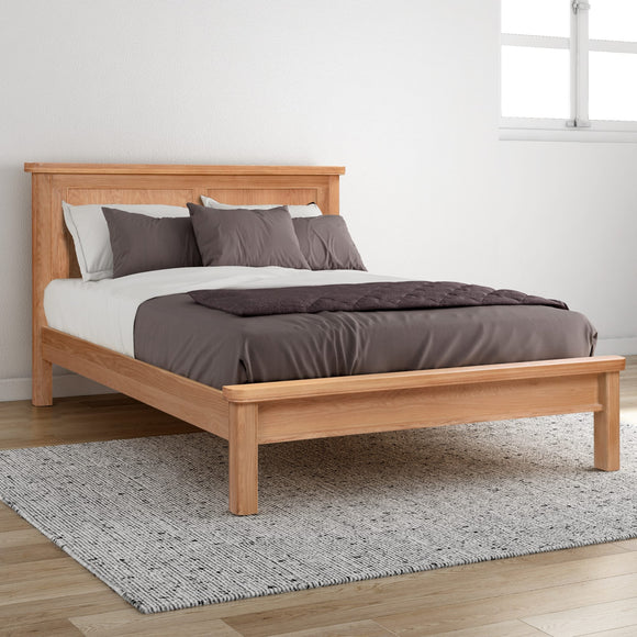 Chatsworth Oak Double Stow Panel Bed [135cm]