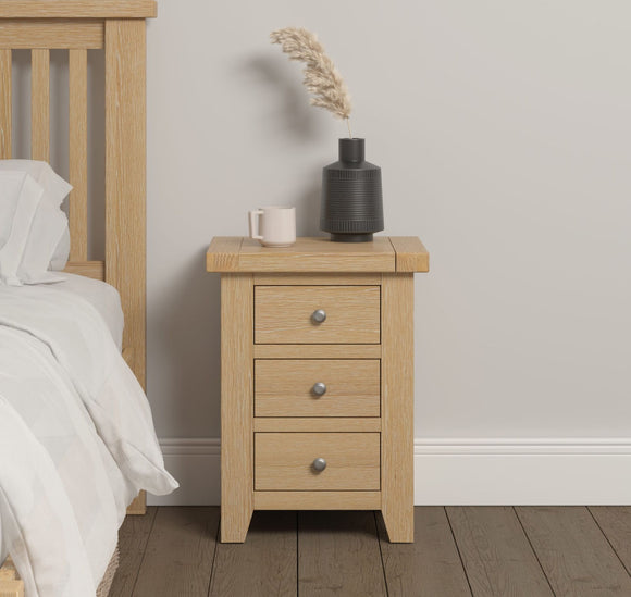 Windsford 3 Drawer Bedside - Natural Oak